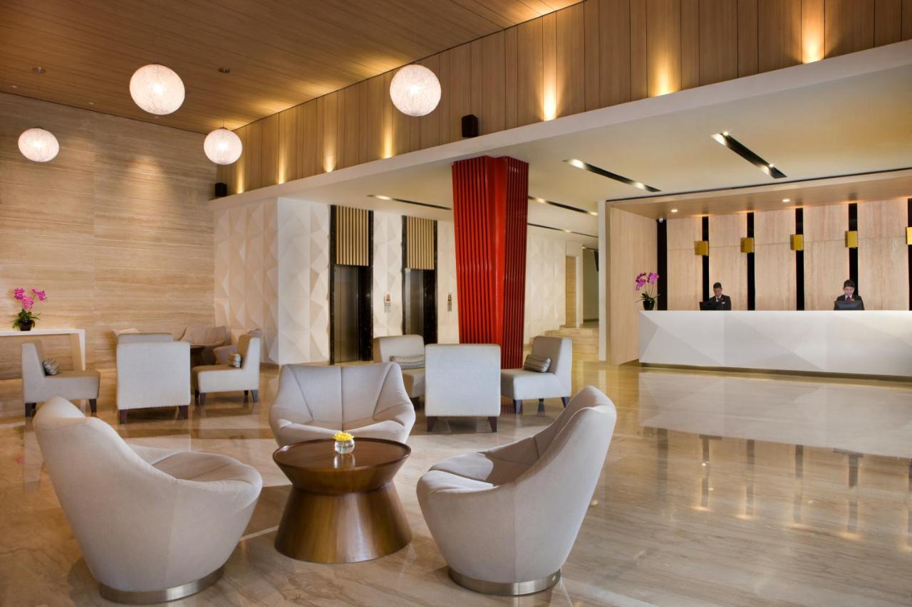 Hotel Santika Mega City Bekasi Buitenkant foto