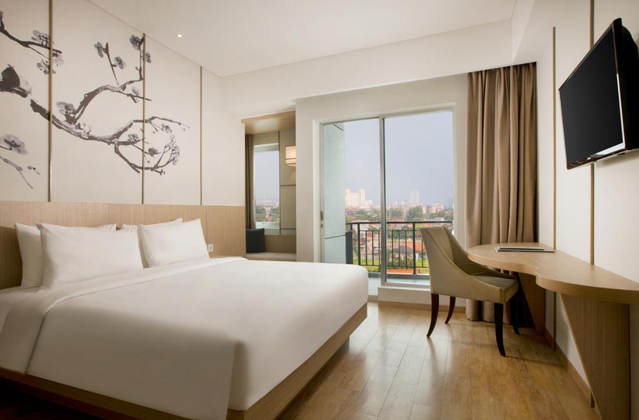 Hotel Santika Mega City Bekasi Buitenkant foto