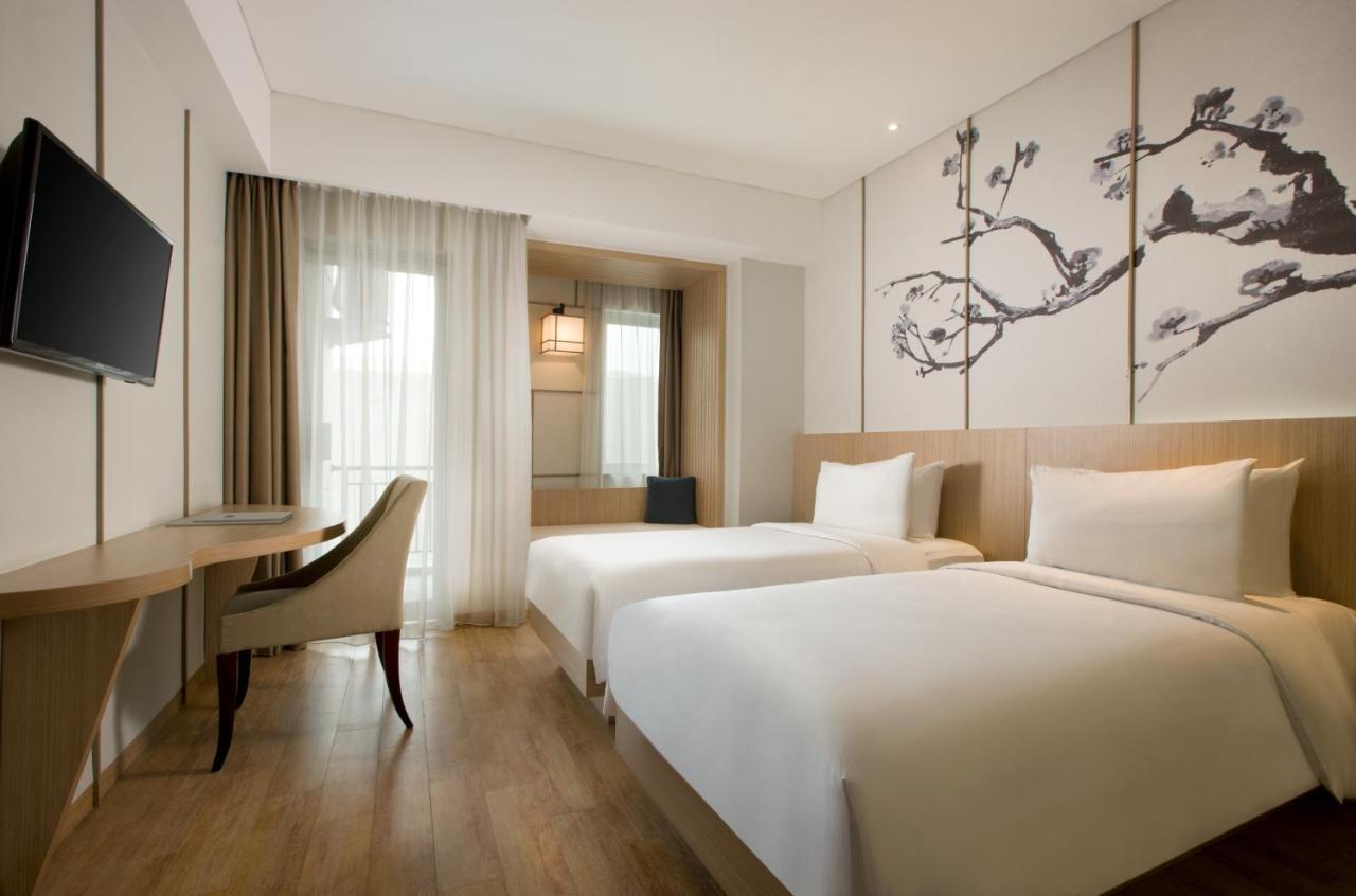 Hotel Santika Mega City Bekasi Buitenkant foto