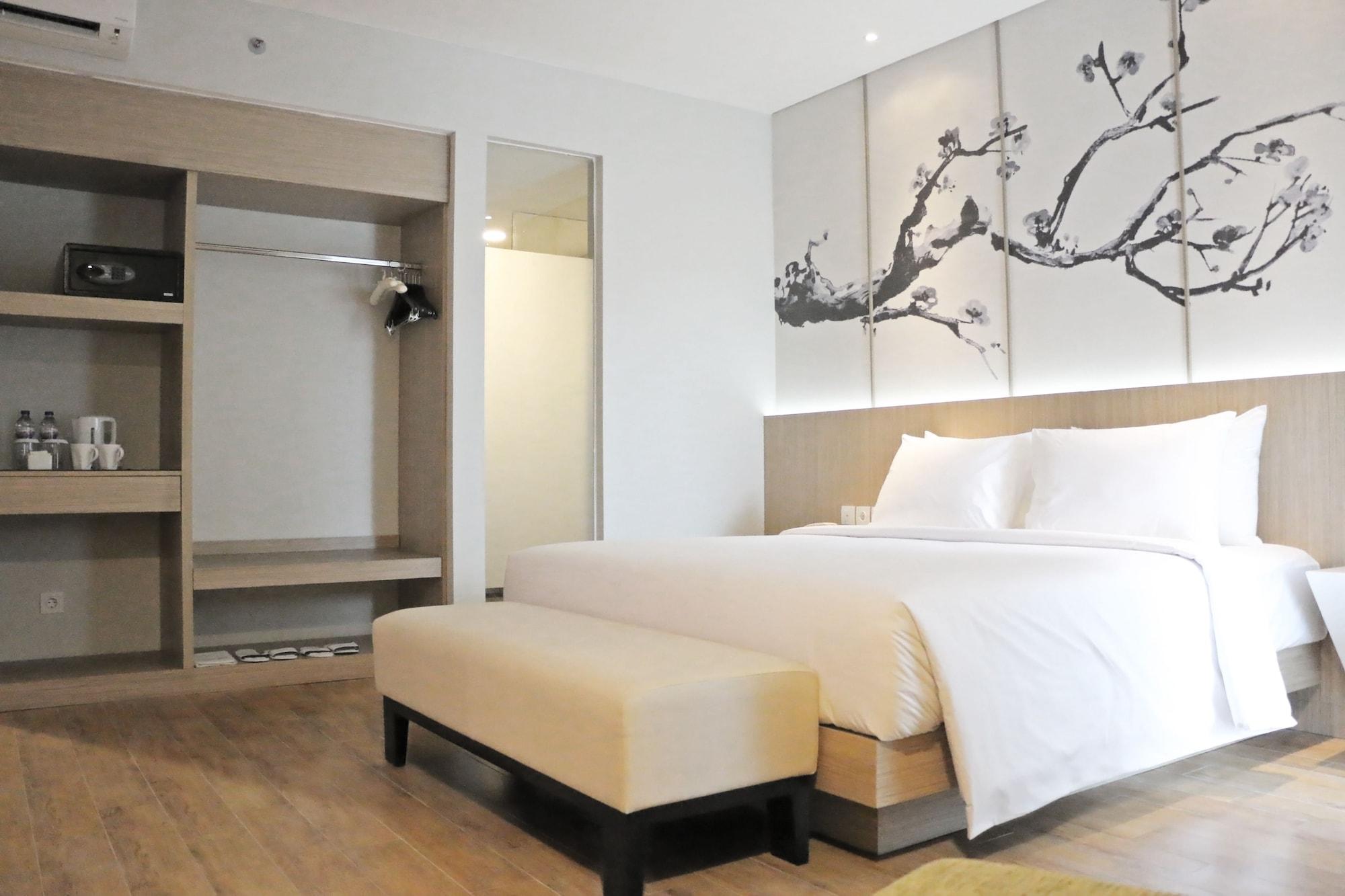 Hotel Santika Mega City Bekasi Buitenkant foto