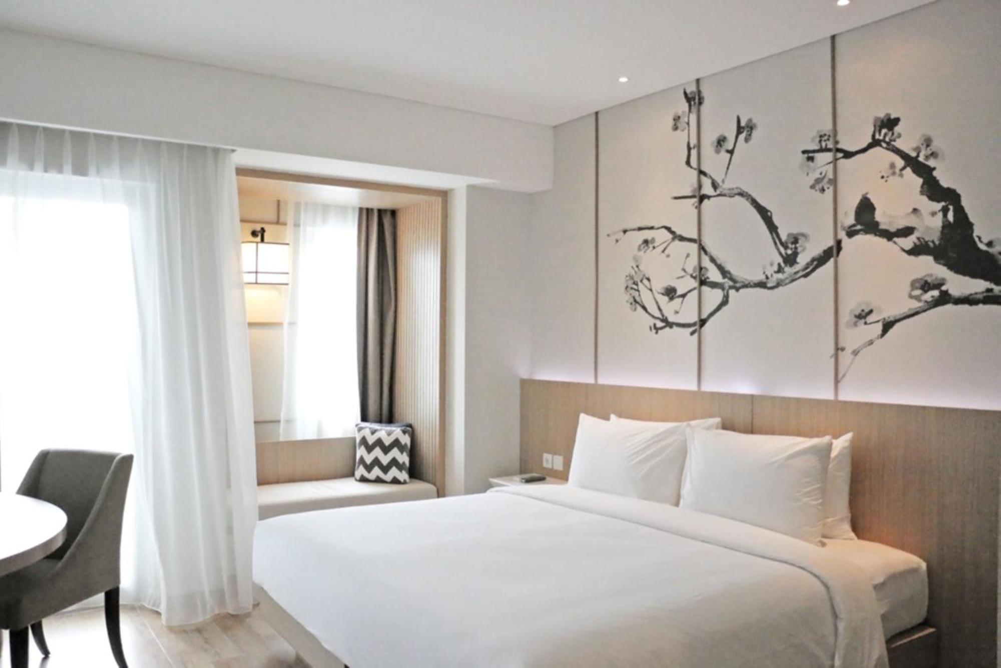 Hotel Santika Mega City Bekasi Buitenkant foto