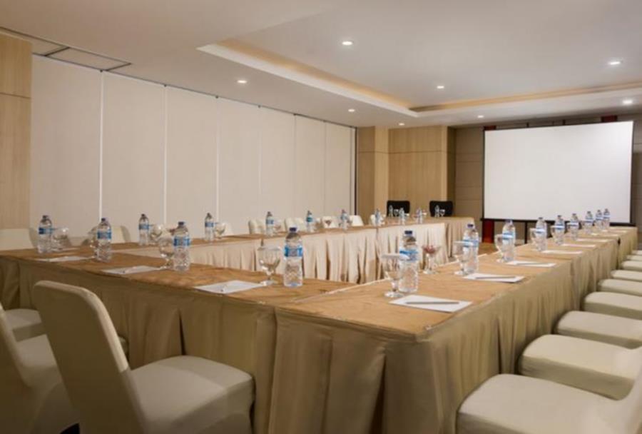 Hotel Santika Mega City Bekasi Buitenkant foto
